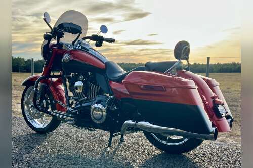 2014 Harley-Davidson ROAD KING CVO in riverview FL