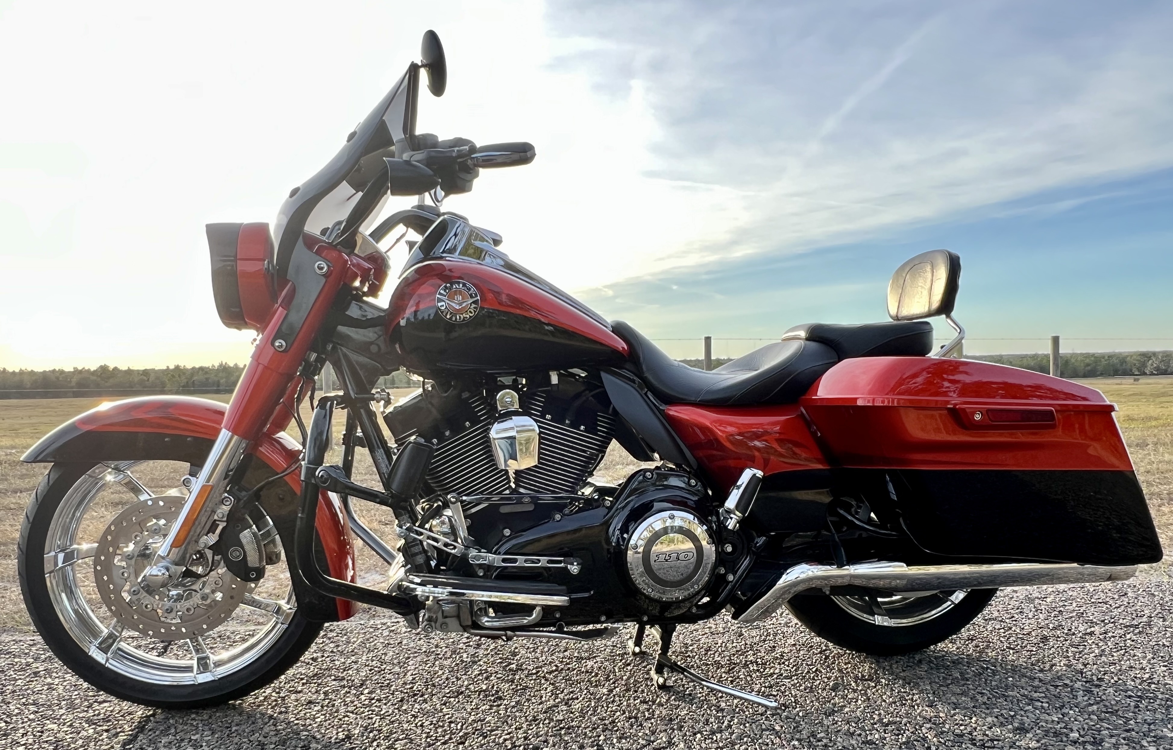 2014 Harley-Davidson ROAD KING CVO in riverview FL