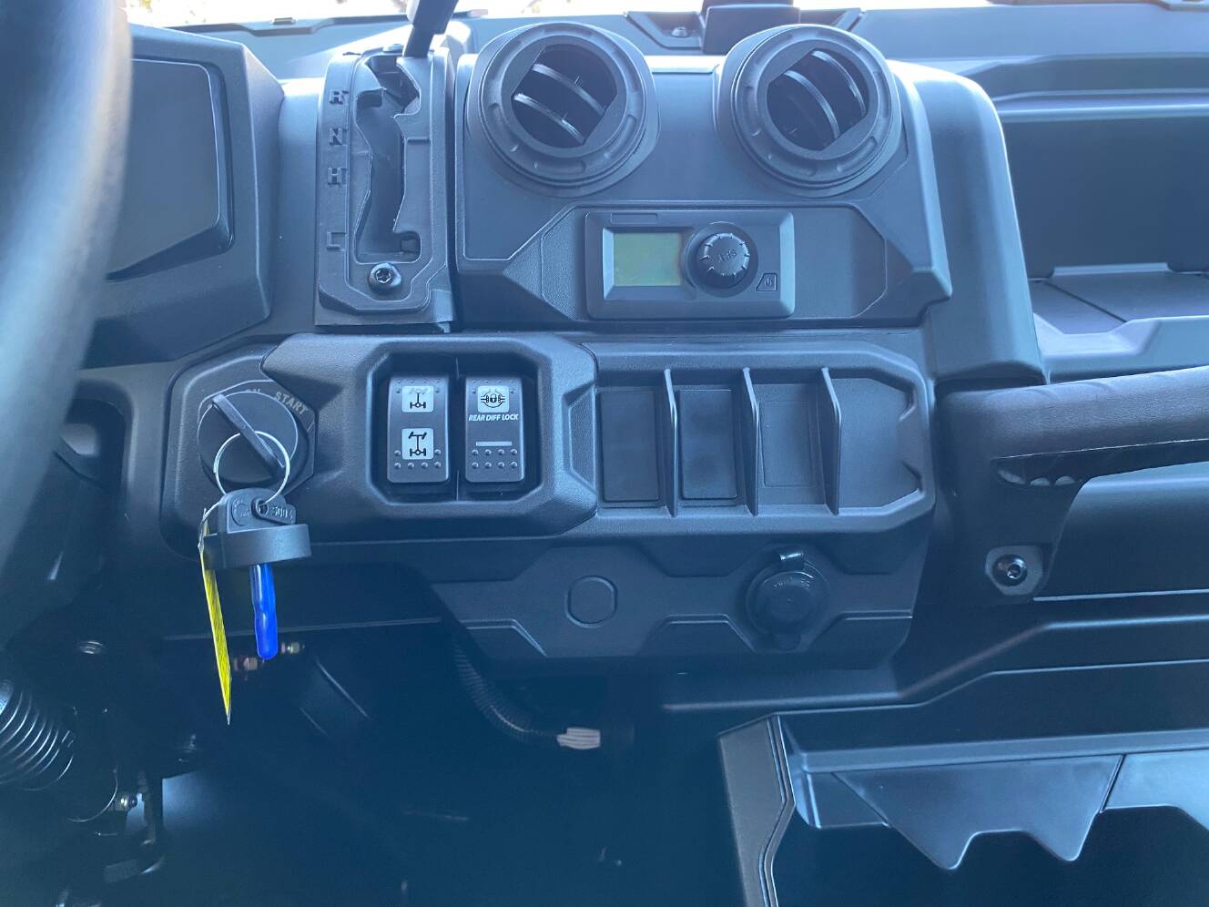 A photo of this 2027 Can-Am Defender MAX DPS CAB HD10 Dolomite Grey