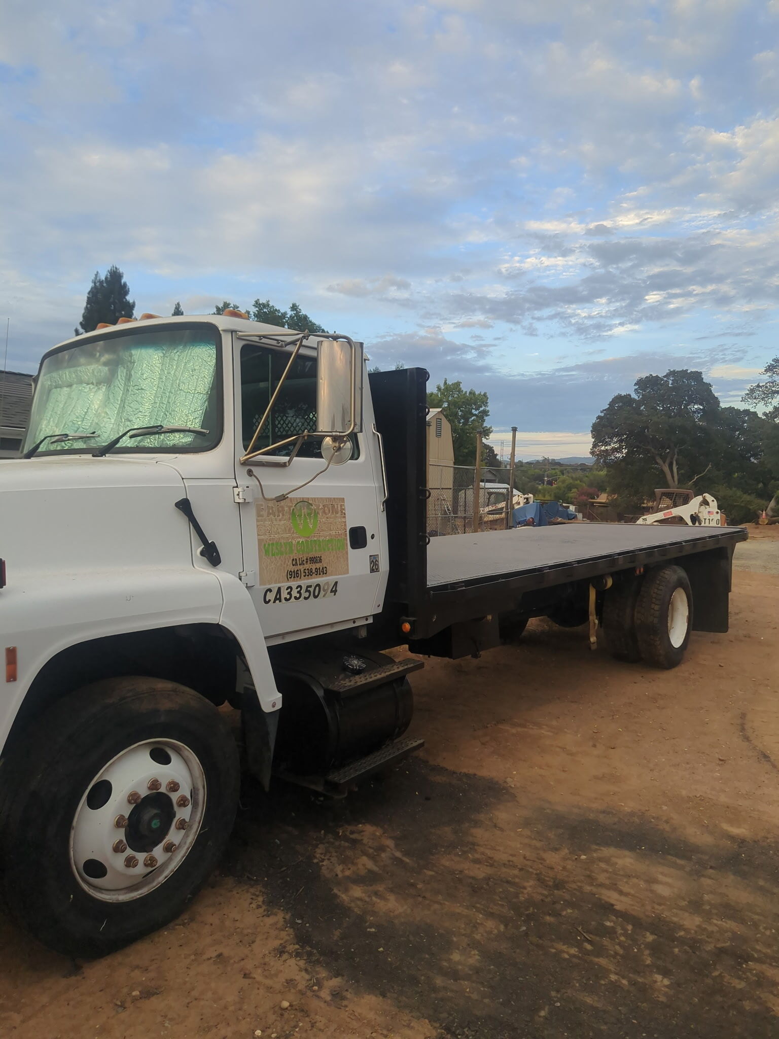 1996 FORD L8000 in Oroville, CA