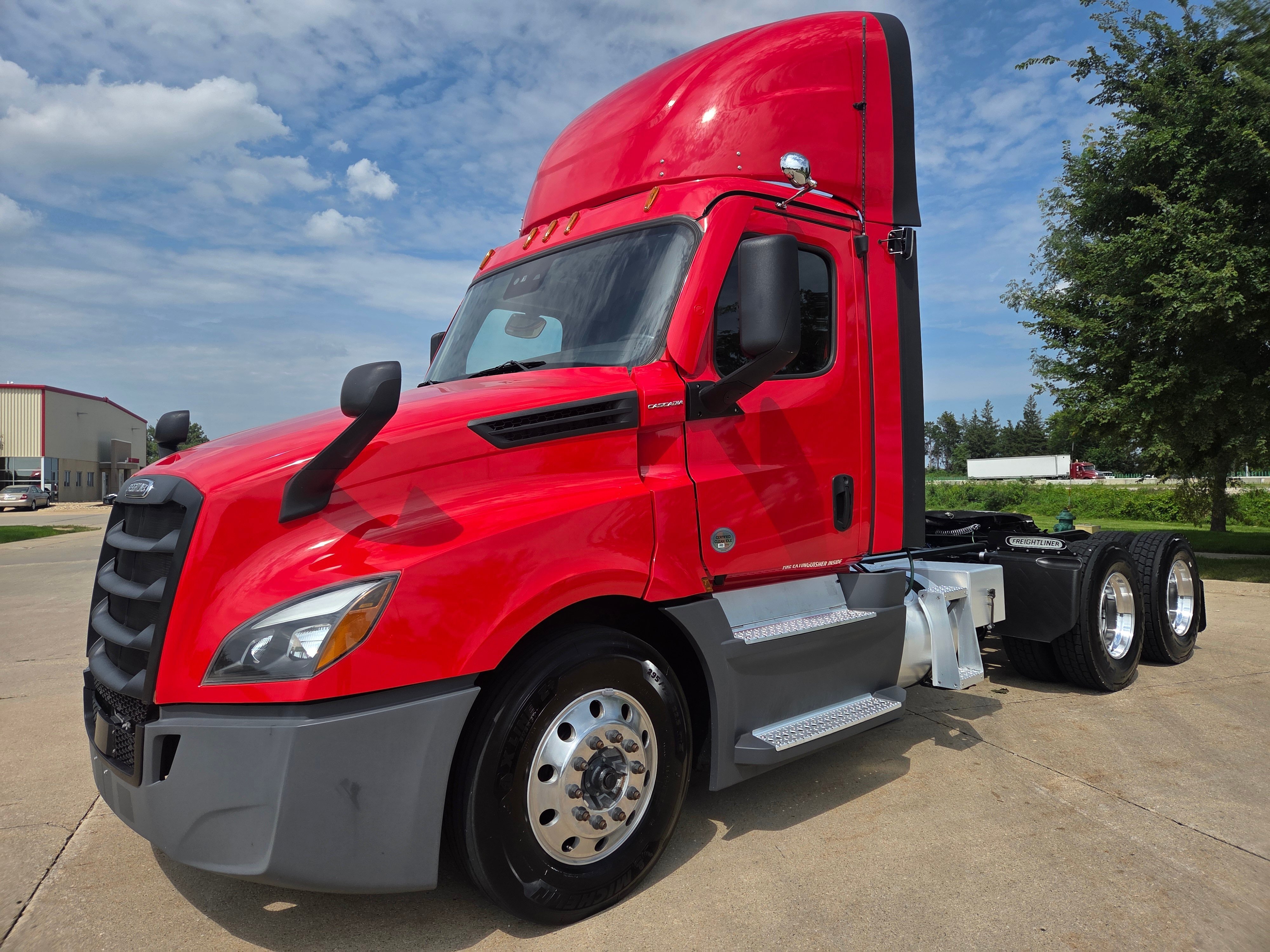 2024 FREIGHTLINER CASCADIA 126 in Leawood, KS