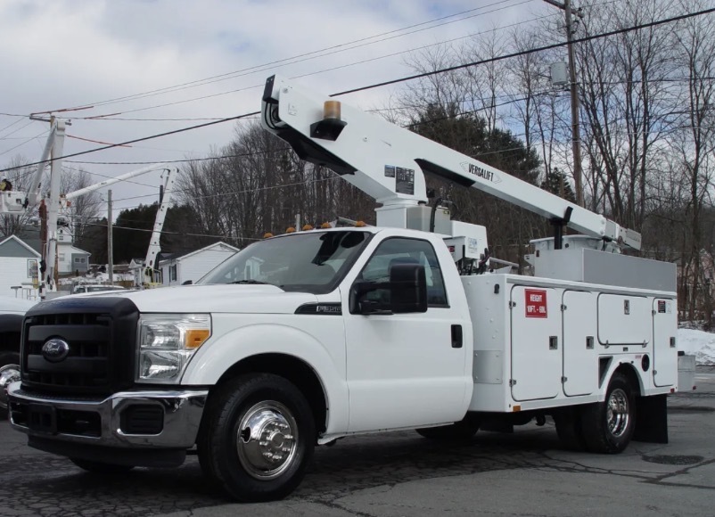 2012 FORD F350 in Carbondale, PA