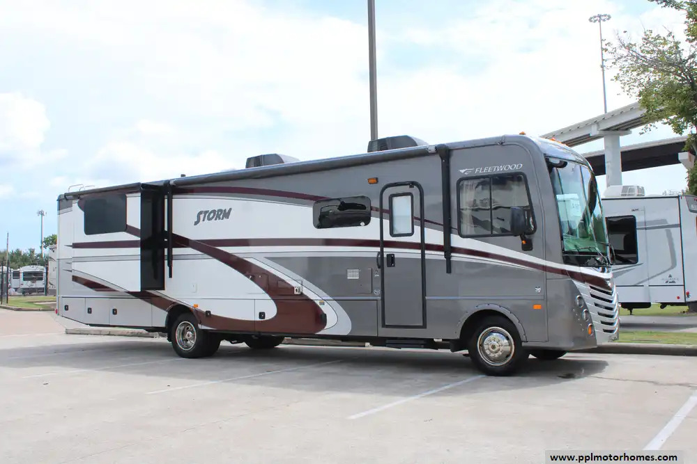 2016 Fleetwood Storm 35SK in houston TX