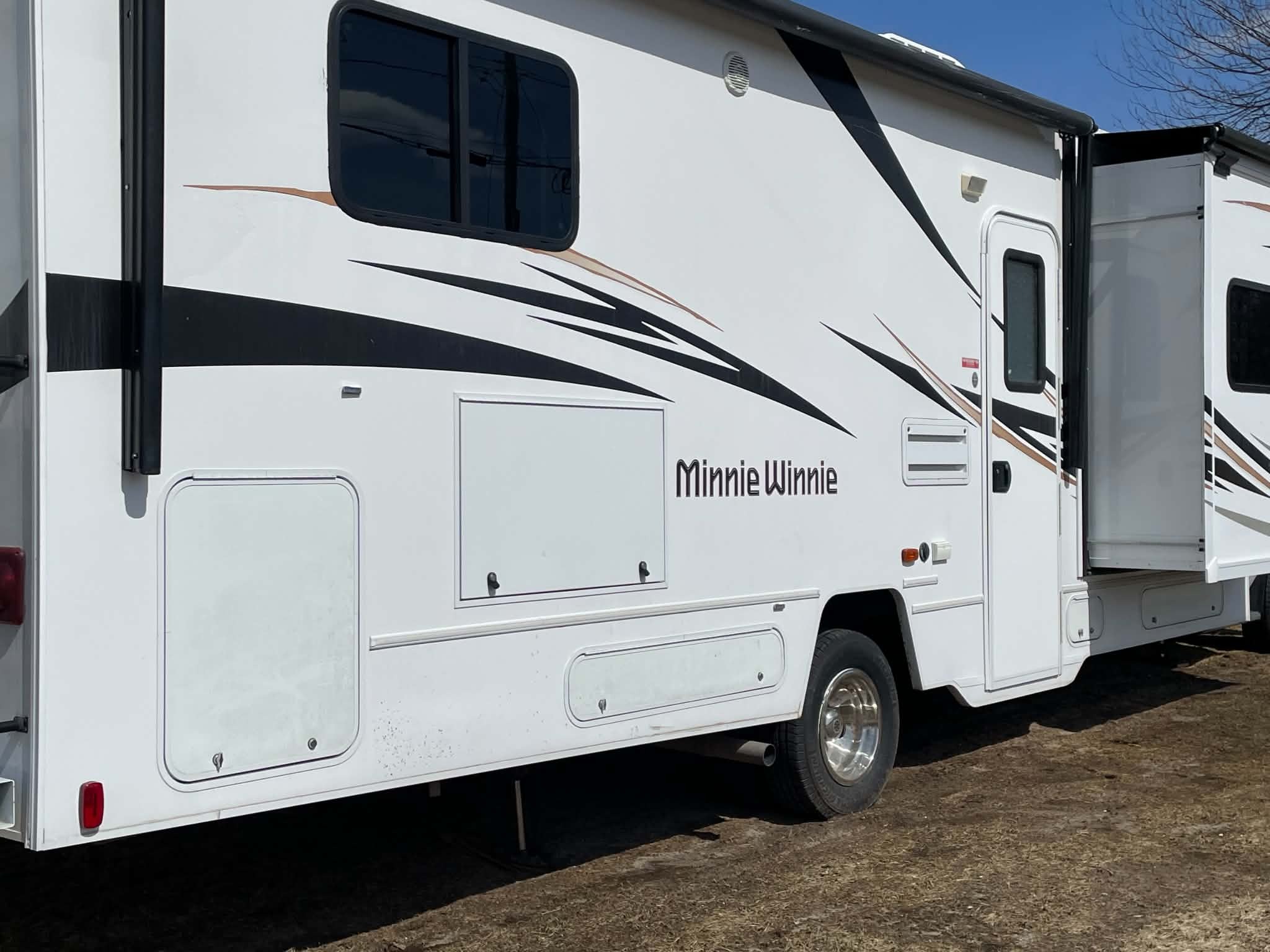 2017 Winnebago MINNIE WINNIE 31D in penobscot ME