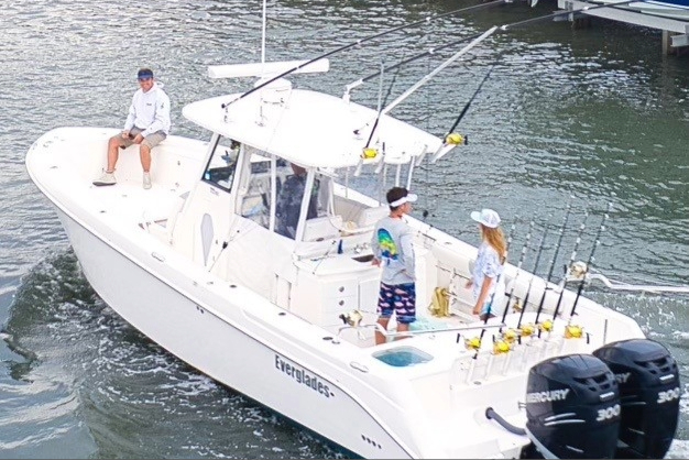 2012 Everglades Boats 325 CC in easton ME