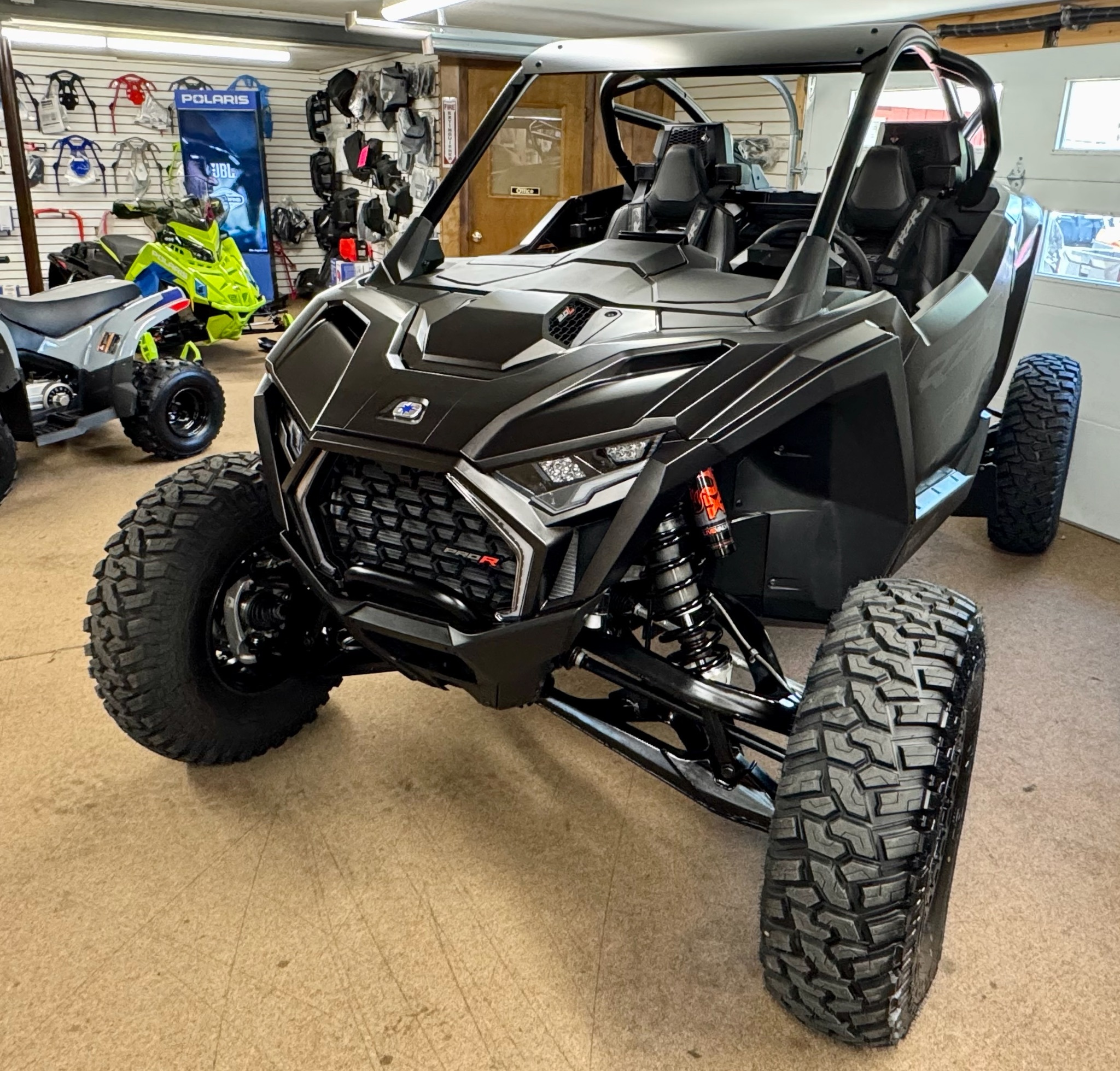 2026 Polaris RZR Pro R Ultimate in mars PA
