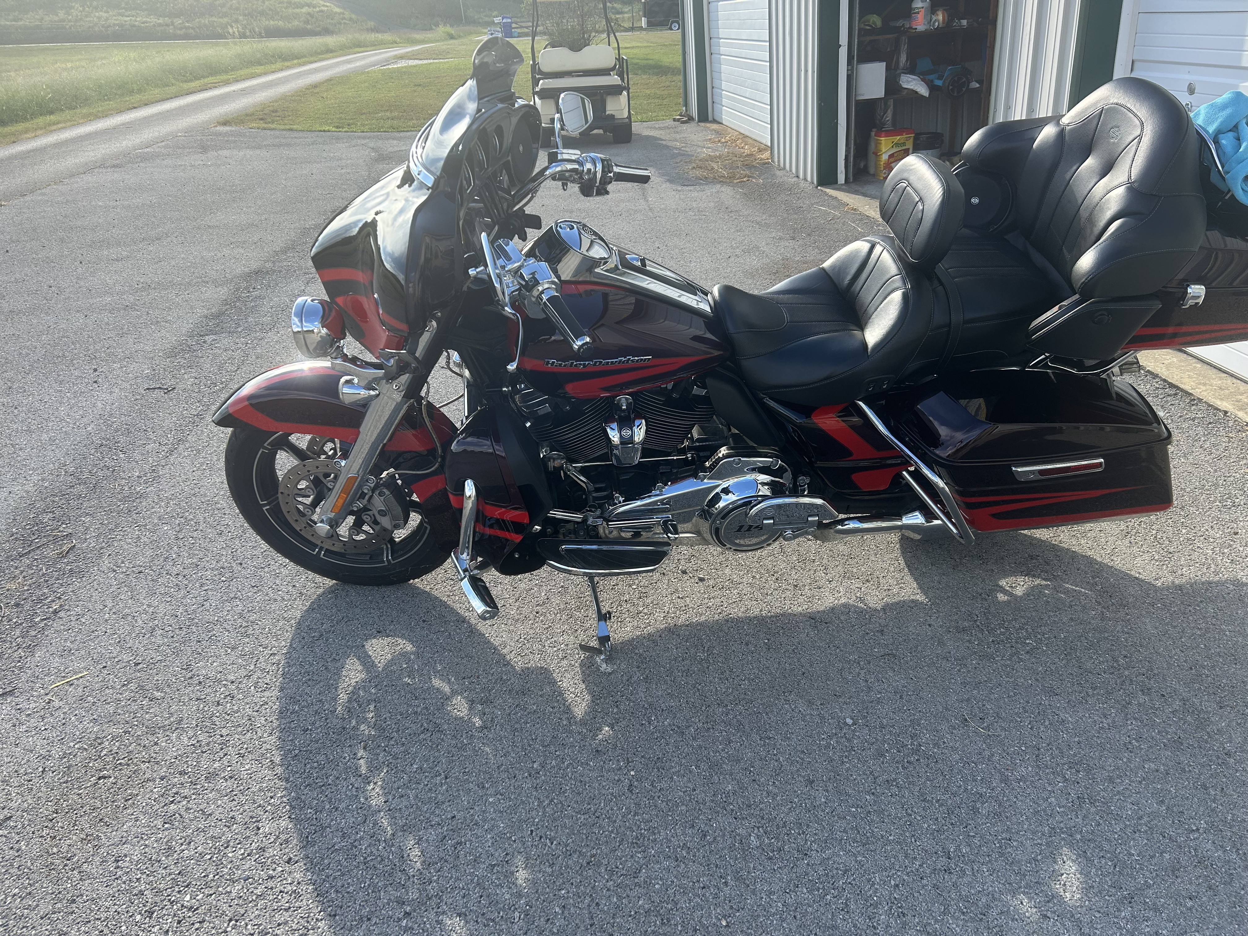 2017 Harley-Davidson CVO LIMITED in Adolphus, KY