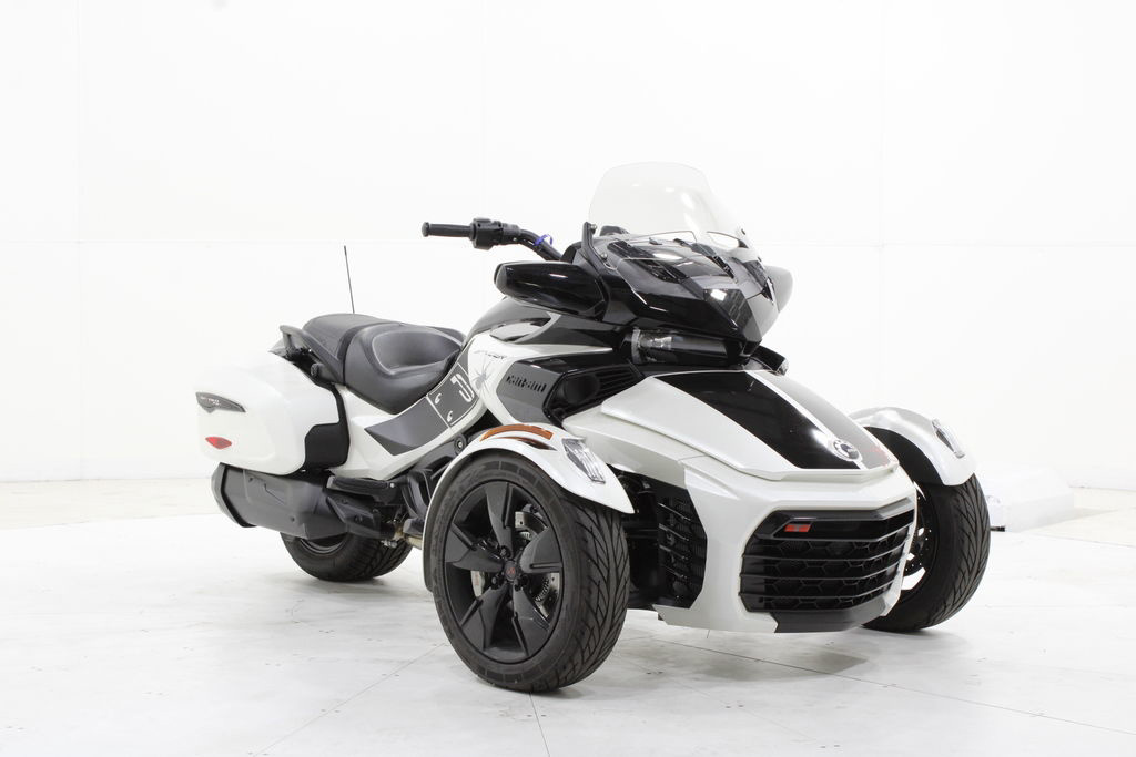2022 Can-Am Spyder RT Rotax 1330 ACE Sport Touring motorcycle