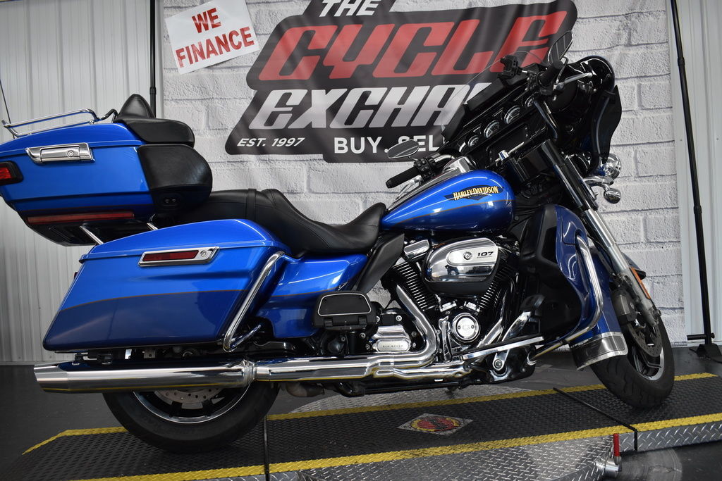 2017 Harley-Davidson® FLHTK - Ultra Limited ULTRA LIMITED in Andover, NJ