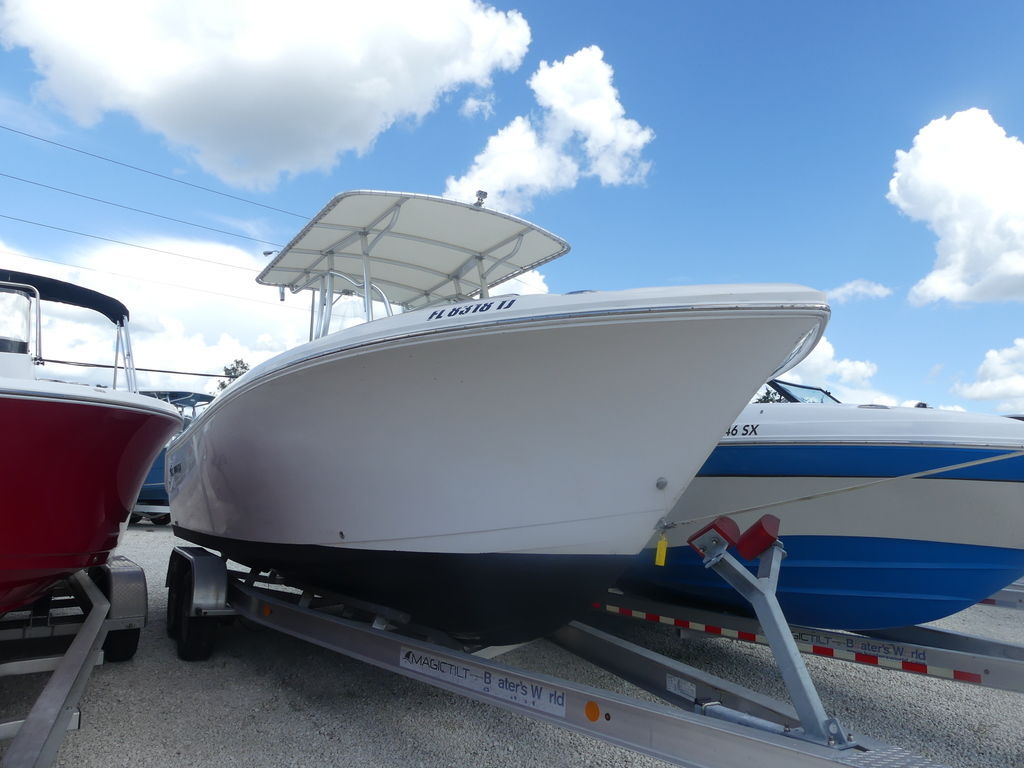 2023 Sailfish 242 CC in bradenton FL