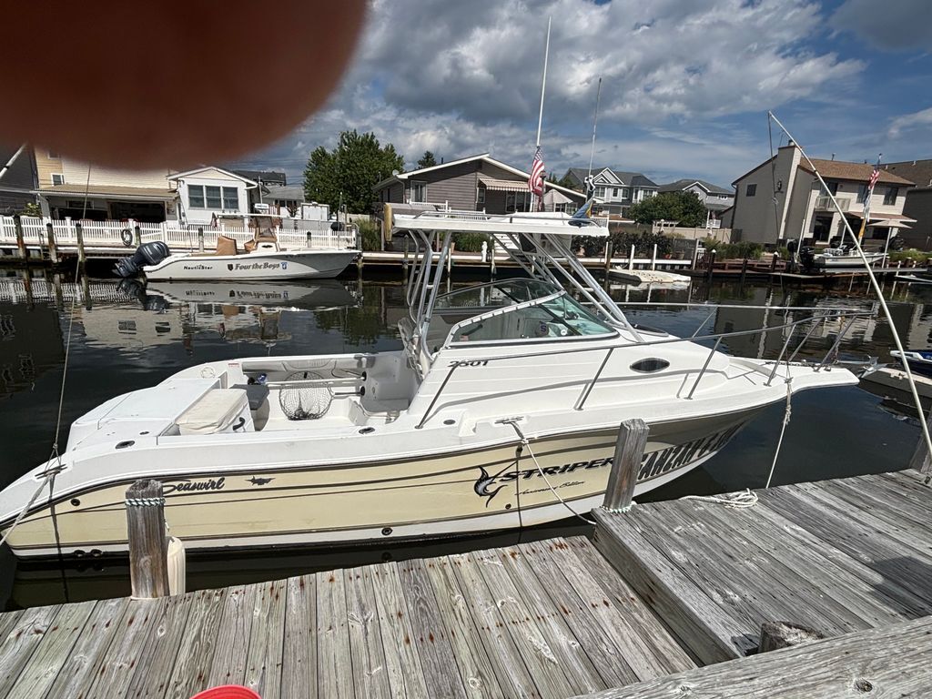 2005 Seaswirl Striper 2301 Walkaround I/O in toms river NJ