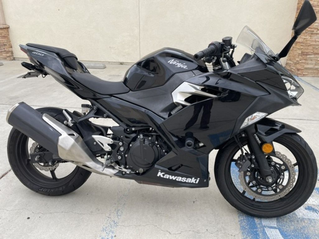 2019 Kawasaki Ninja® 400 ABS Metallic Spark Black ABS in Thousand Oaks, CA