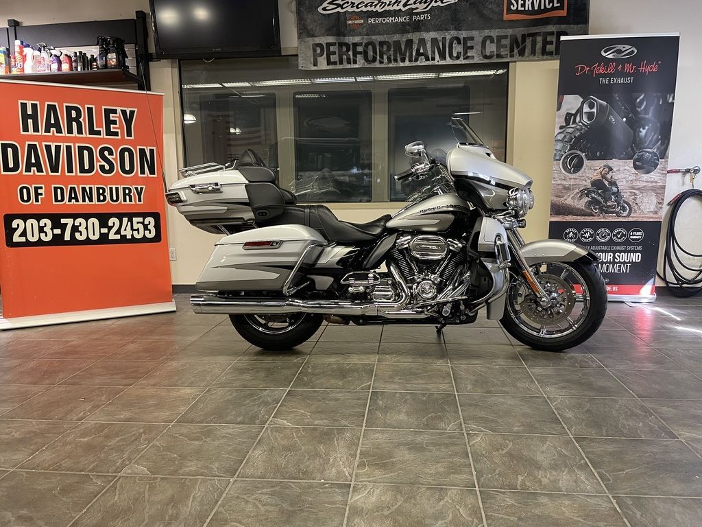 2017 Harley-Davidson® FLHTKSE - CVO Limited CVO LIMITED in Danbury, CT