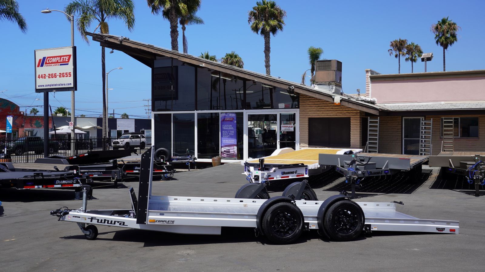2026 Futura Trailers Inc. Super Sport 16.5x81'' ALUMINUM LOWERING SUPERCAR TRACK  in oceanside CA