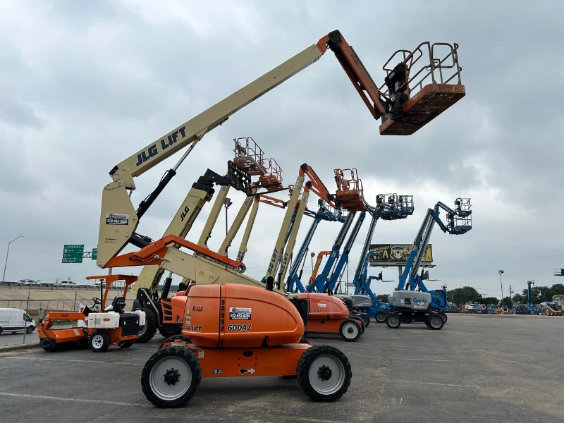 2019 JLG 600AJ