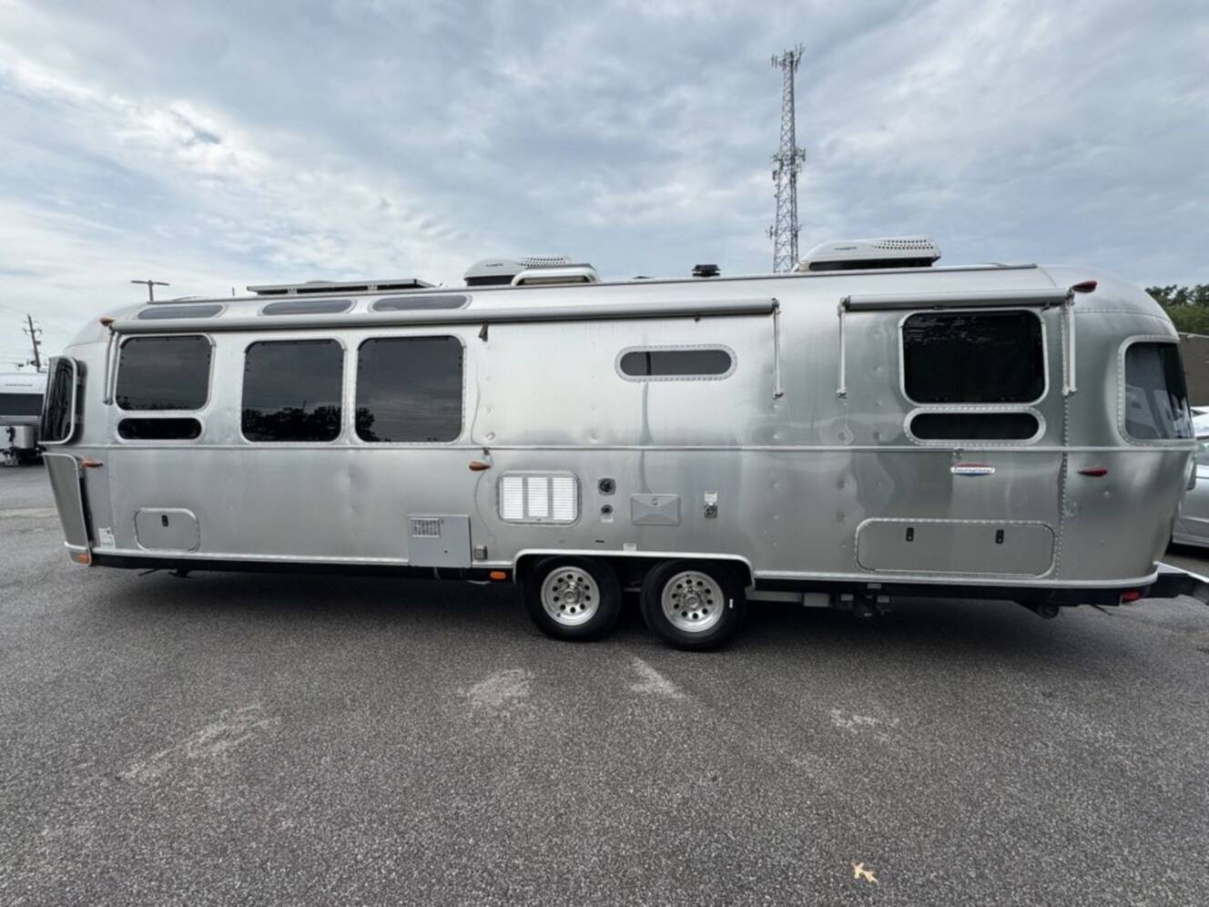A photo of this 2018 Airstream International Serenity 30RB Twin
