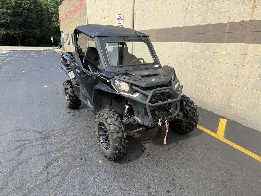 2025 Can-Am Commander XT 700 in brighton MI