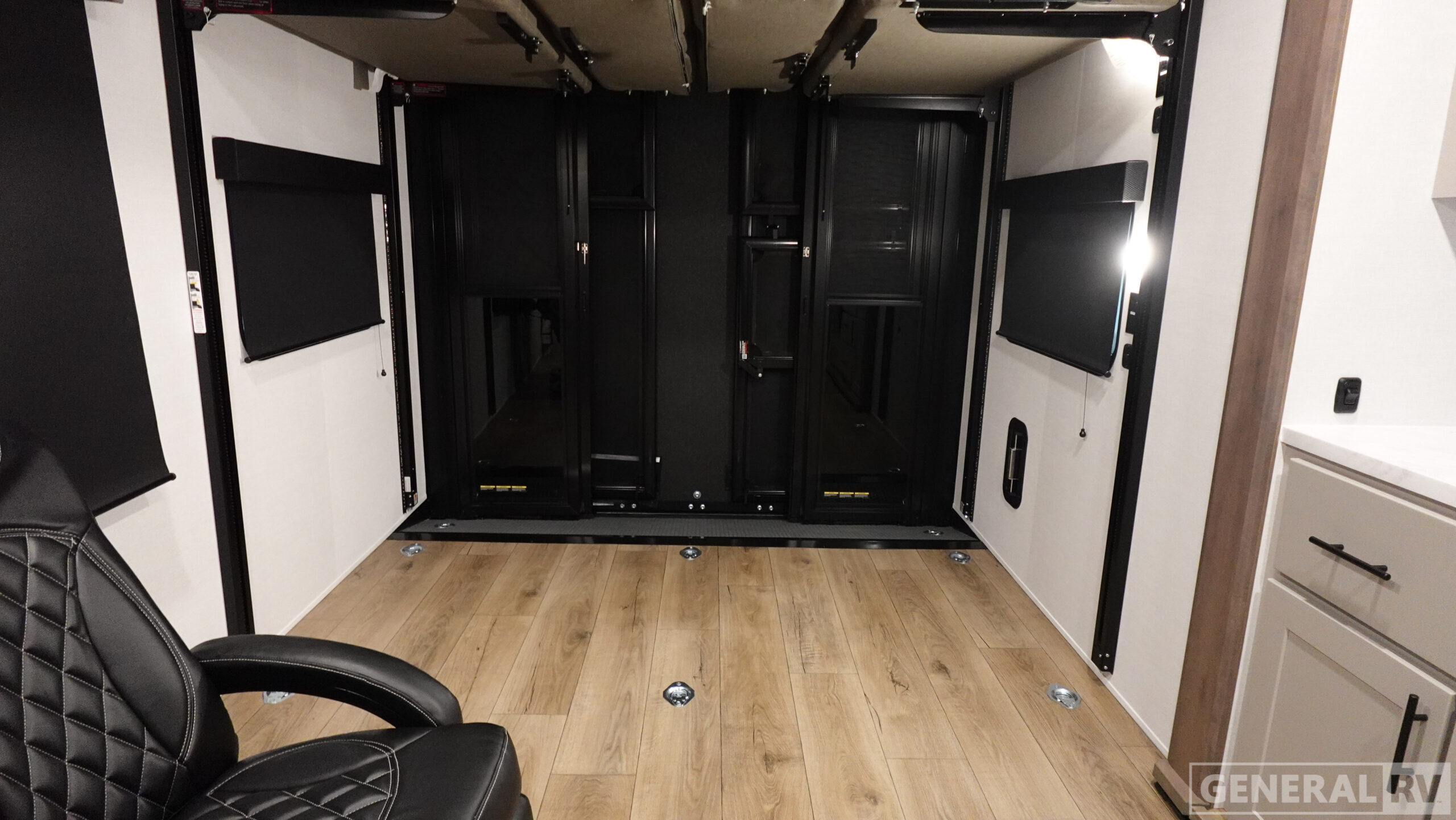 2026 Alliance Rv VALOR ALL-ACCESS 27T14 in fort myers FL