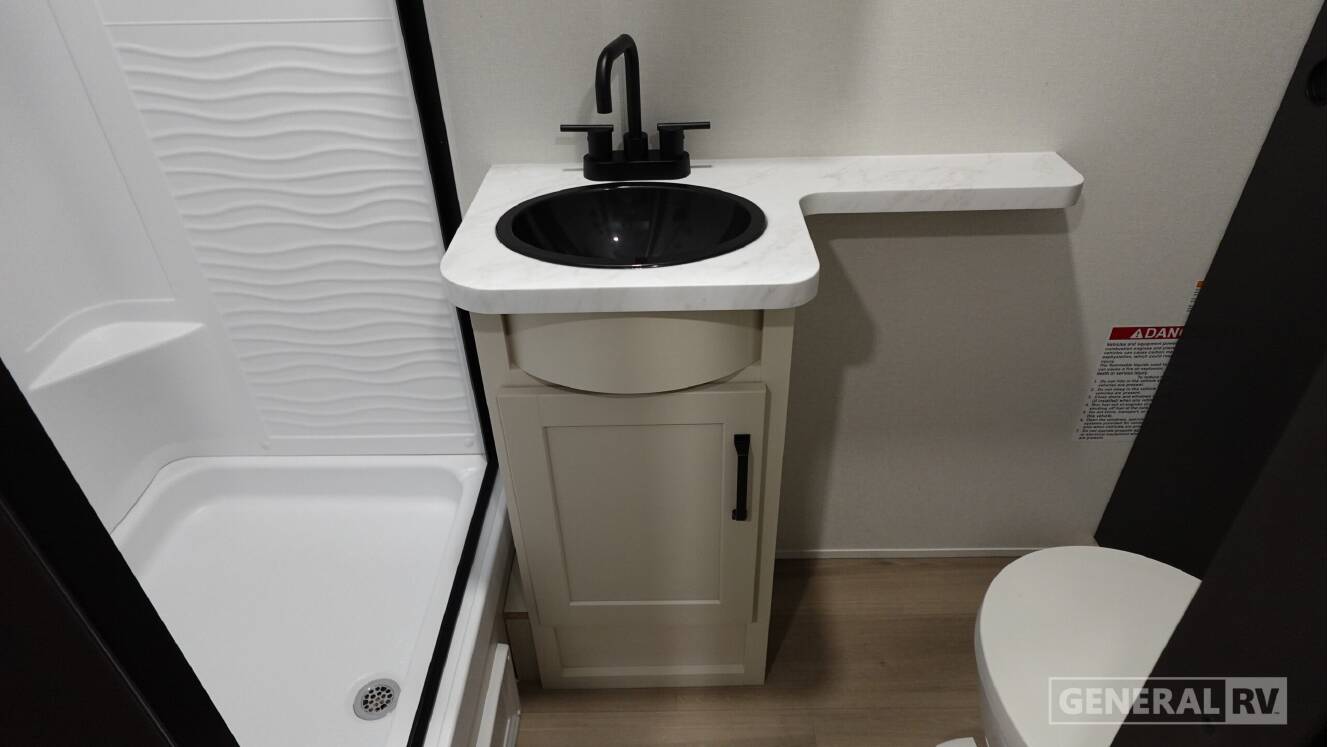A photo of this 2026 Grand Design MOMENTUM 21G