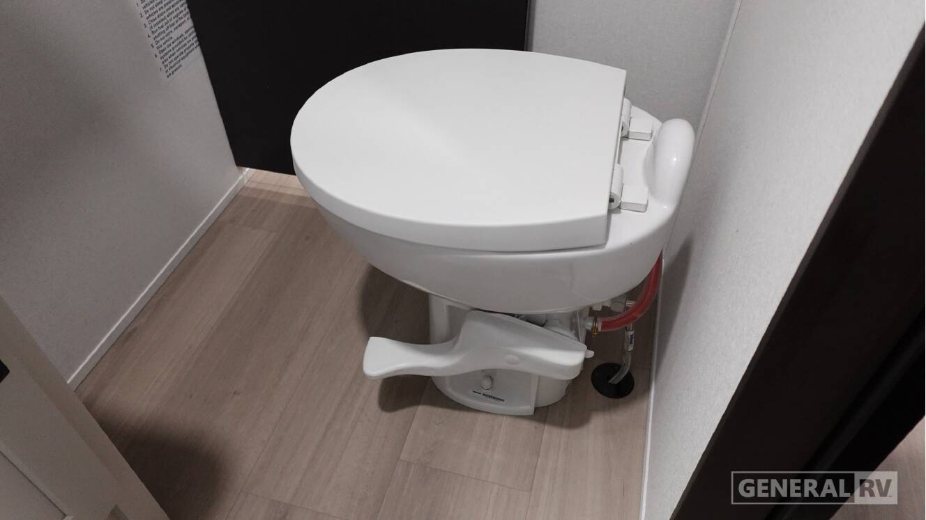 A photo of this 2026 Grand Design MOMENTUM 21G