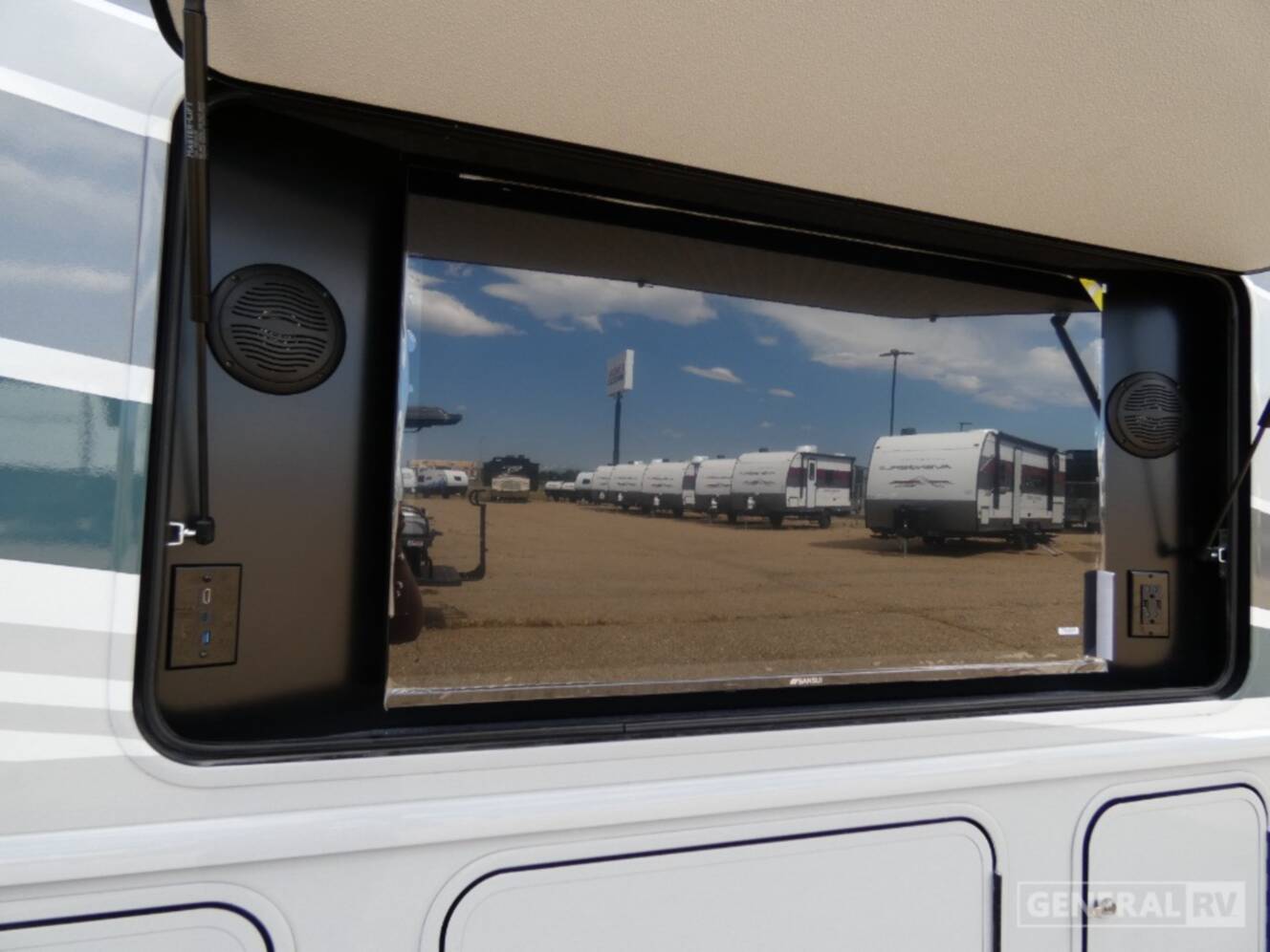 A photo of this 2026 Fleetwood FORTIS 34MB