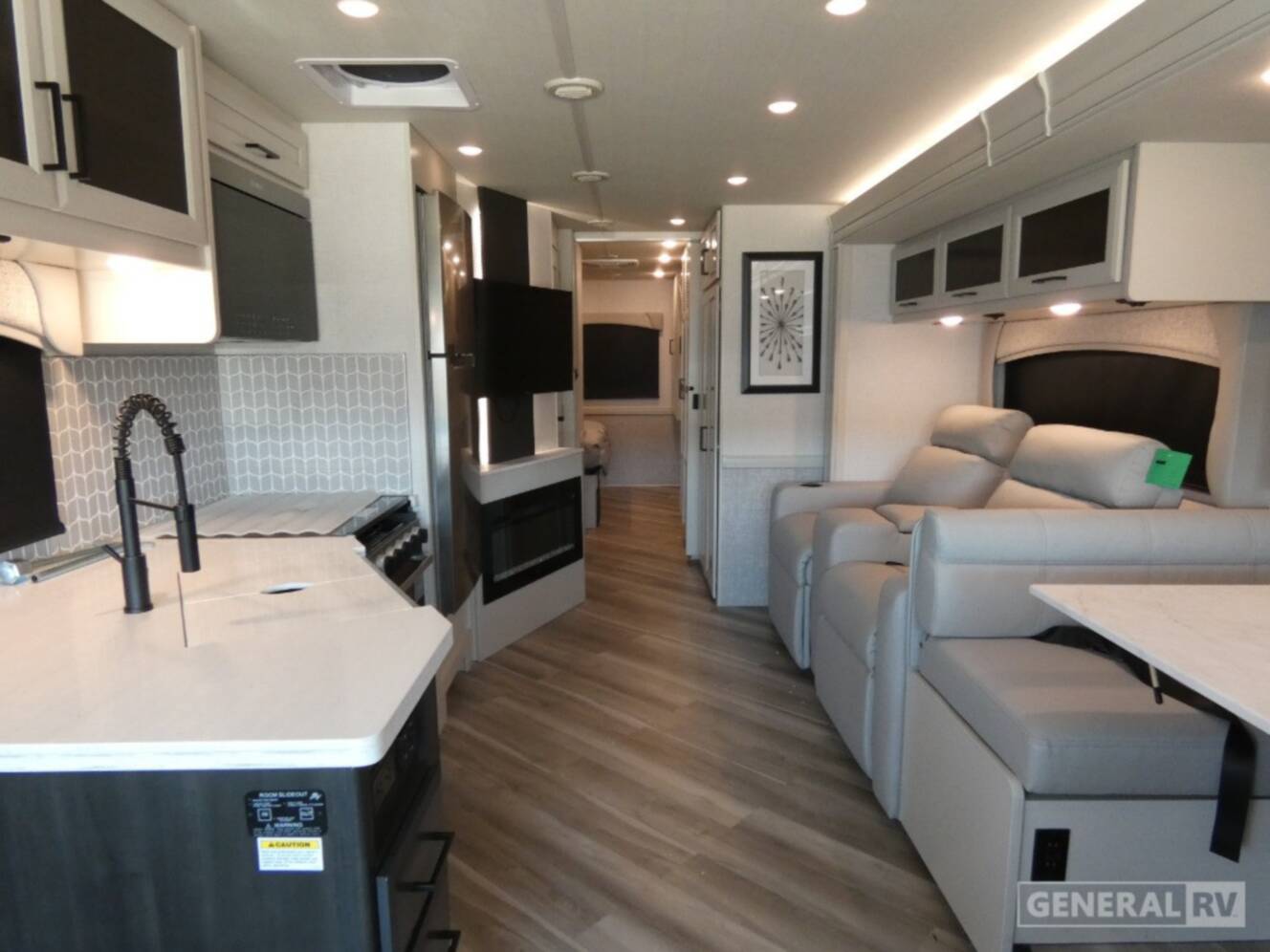 A photo of this 2026 Fleetwood FORTIS 34MB