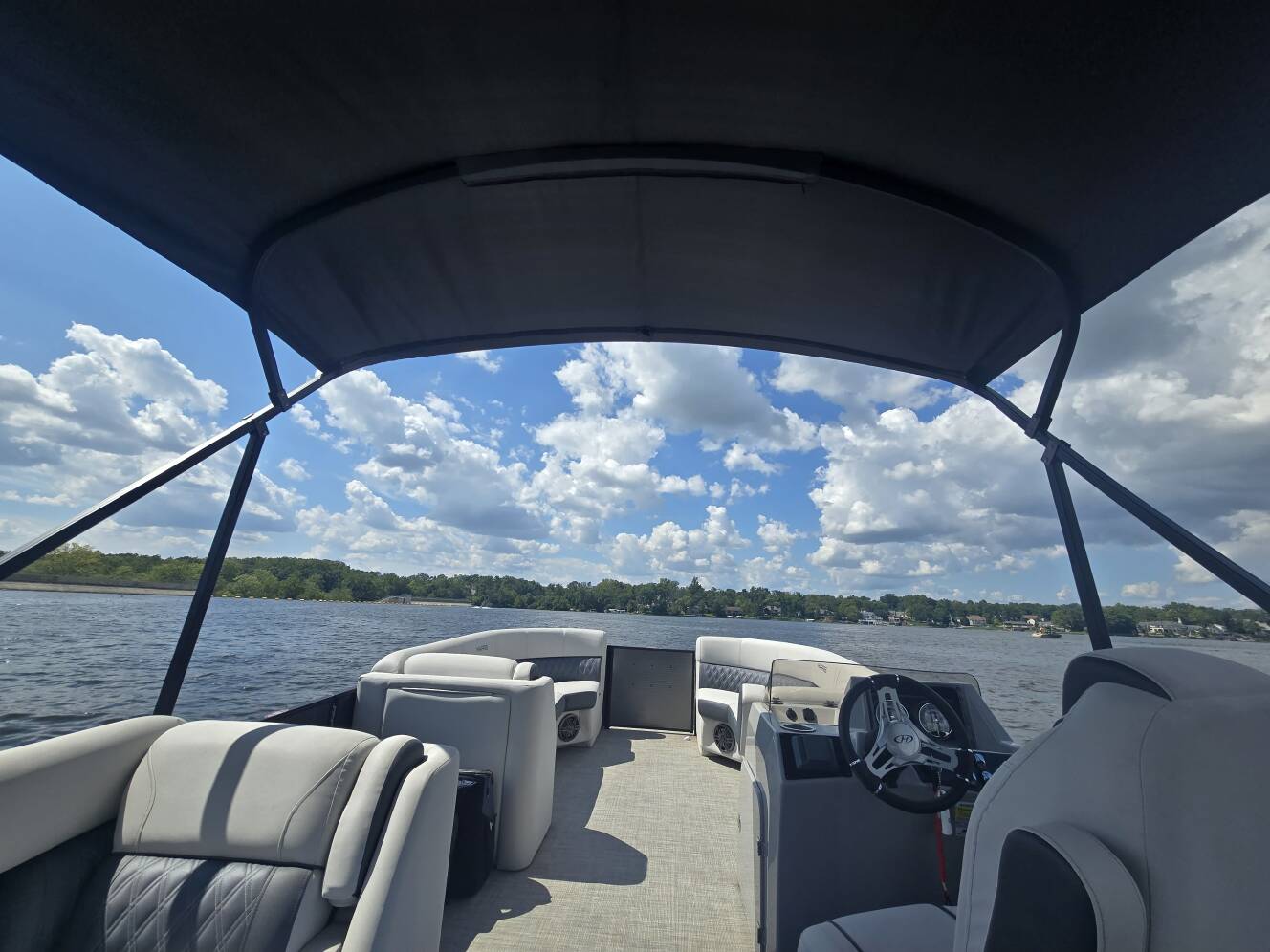 A photo of this 2022 Harris SUNLINER 230