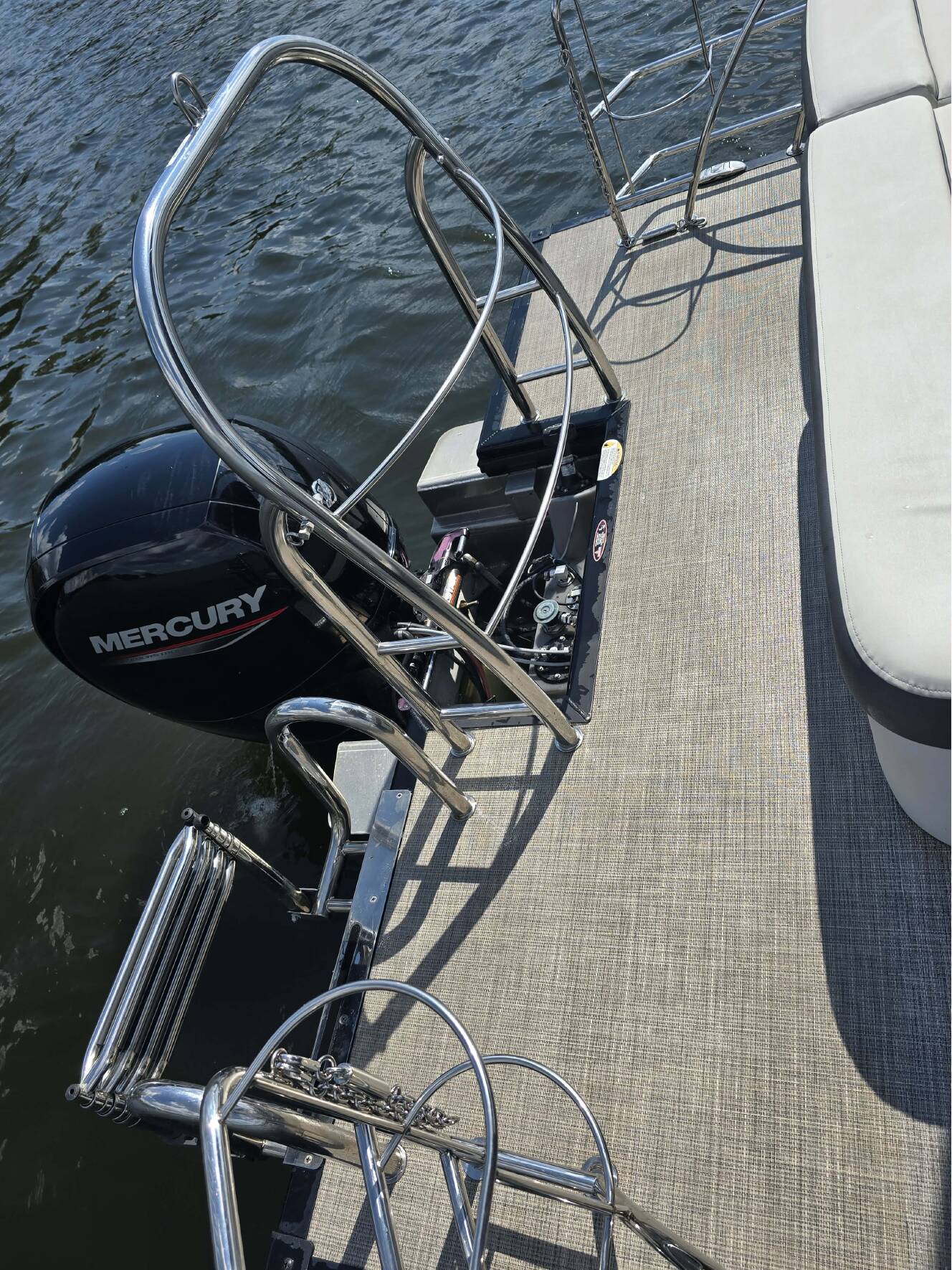 A photo of this 2022 Harris SUNLINER 230