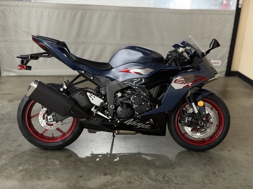 2027 Kawasaki NINJA ZX6R BASE in Houston, TX