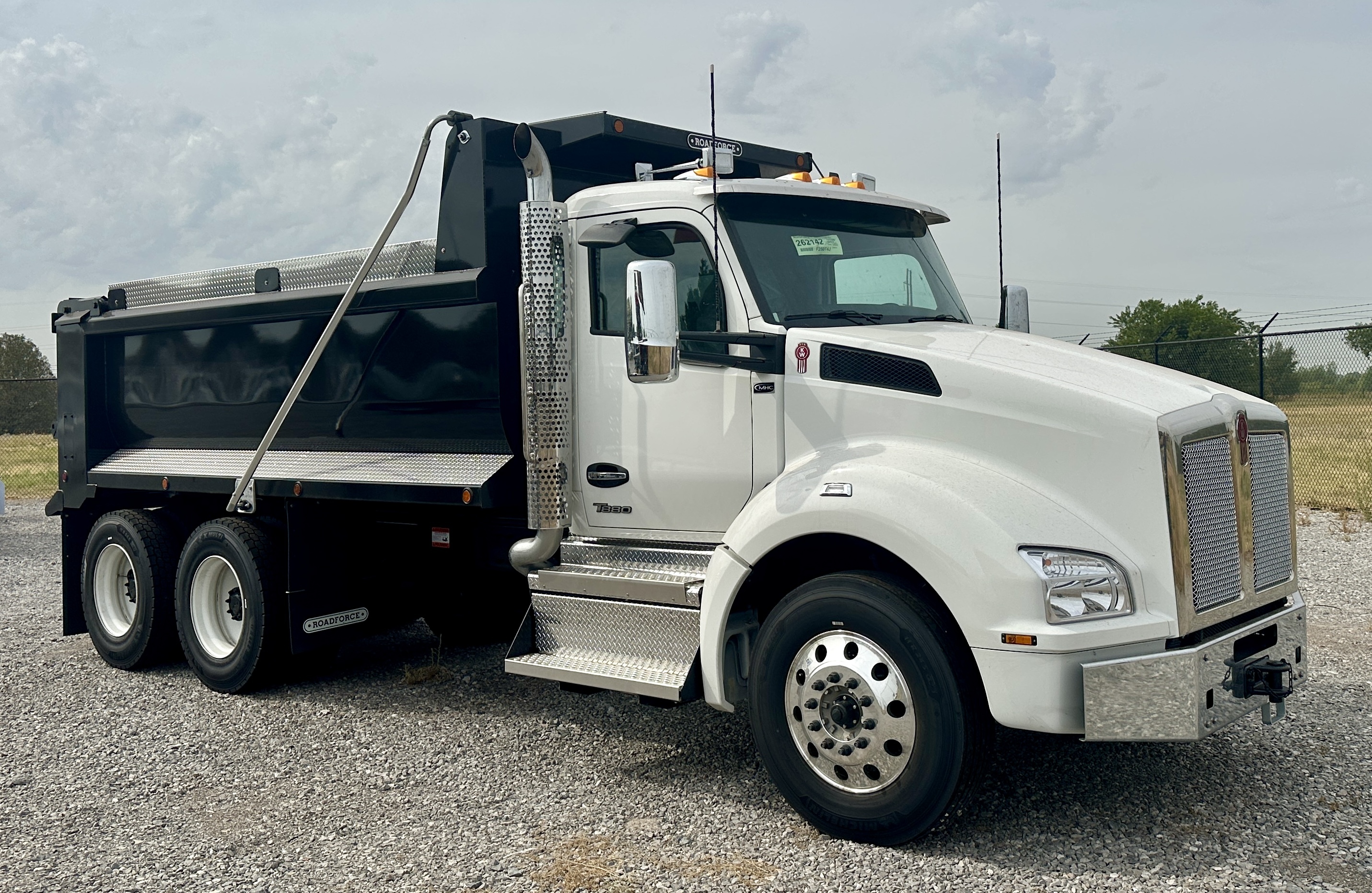 2027 KENWORTH T880 in Oklahoma City, OK