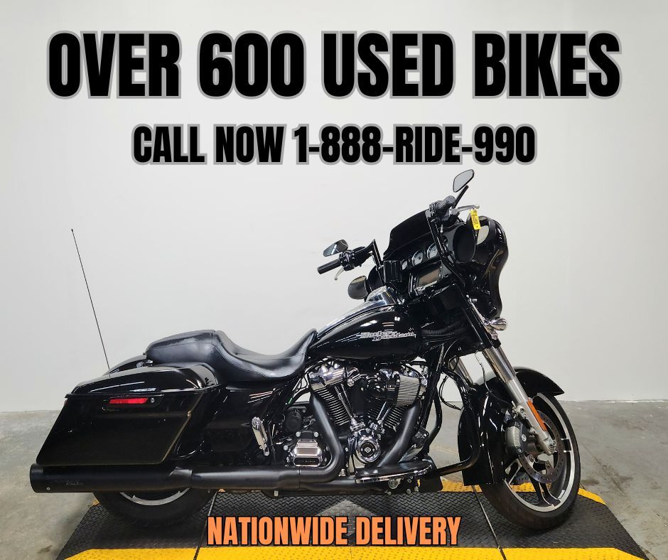 2017 Harley-Davidson® Street Glide® Special SPECIAL in Sandusky, MI
