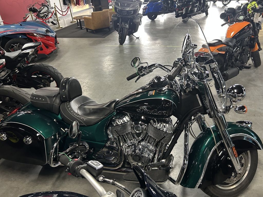 2019 Indian Motorcycle® Springfield® Metallic Jade / Thunder Black BASE in Beaumont, TX