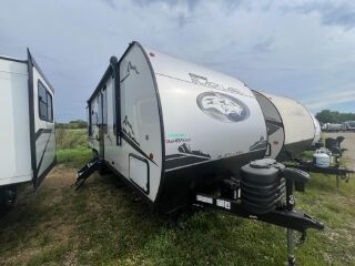 2024 FOREST RIVER CHEROKEE GREY WOLF 22RRBL