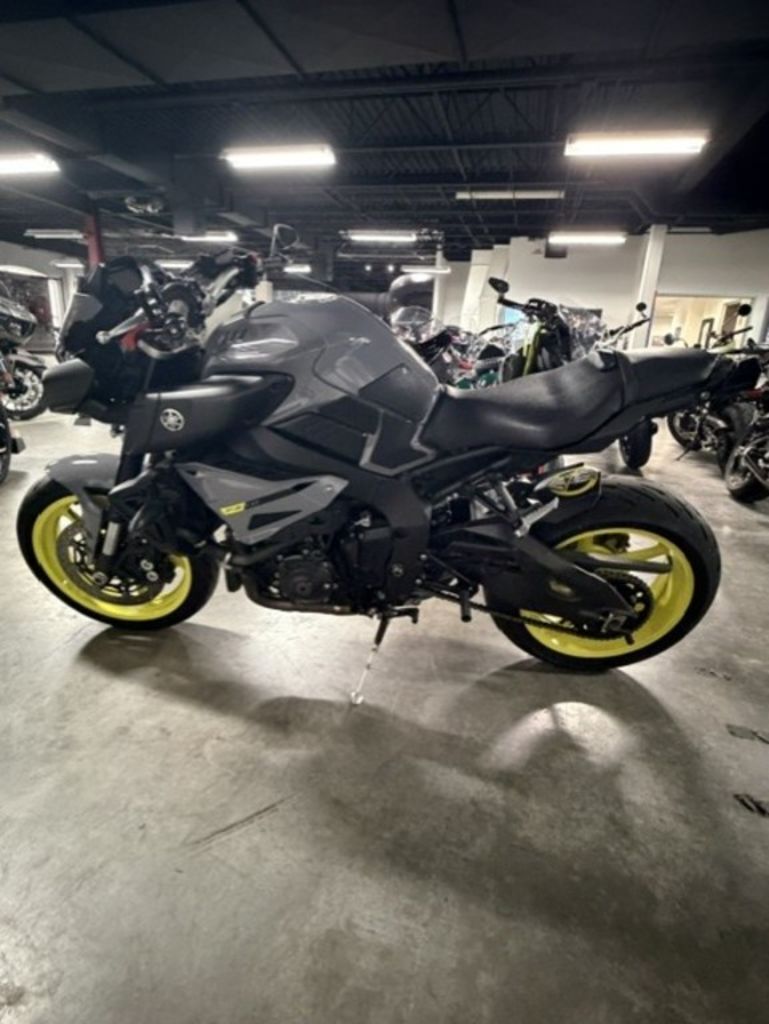 2017 Yamaha FZ-10 in Beaumont, TX