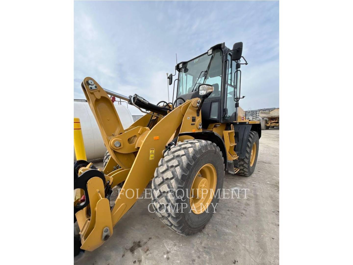 2023 CAT 920-14 in Saint Joseph, MO