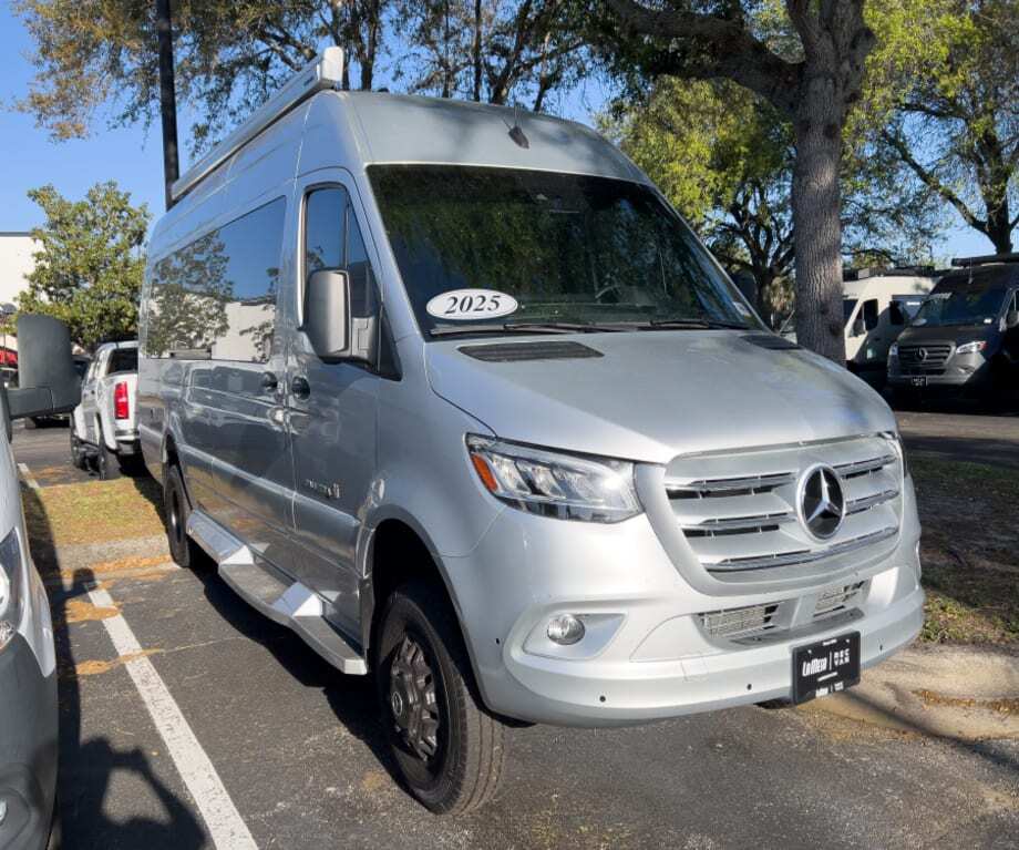 2025 Coachmen GALLERIA AWD 24Q-LI3 AWD in sanford FL