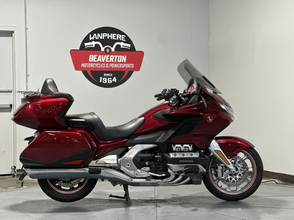 2018 Honda® Gold Wing Tour Candy Ardent Red 1800 TOUR in Tigard, OR