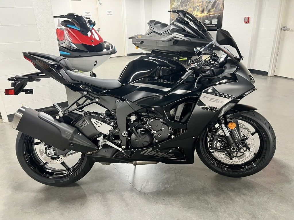 2027 Kawasaki Ninja® ZX -6R ABS ABS in Beaumont, TX