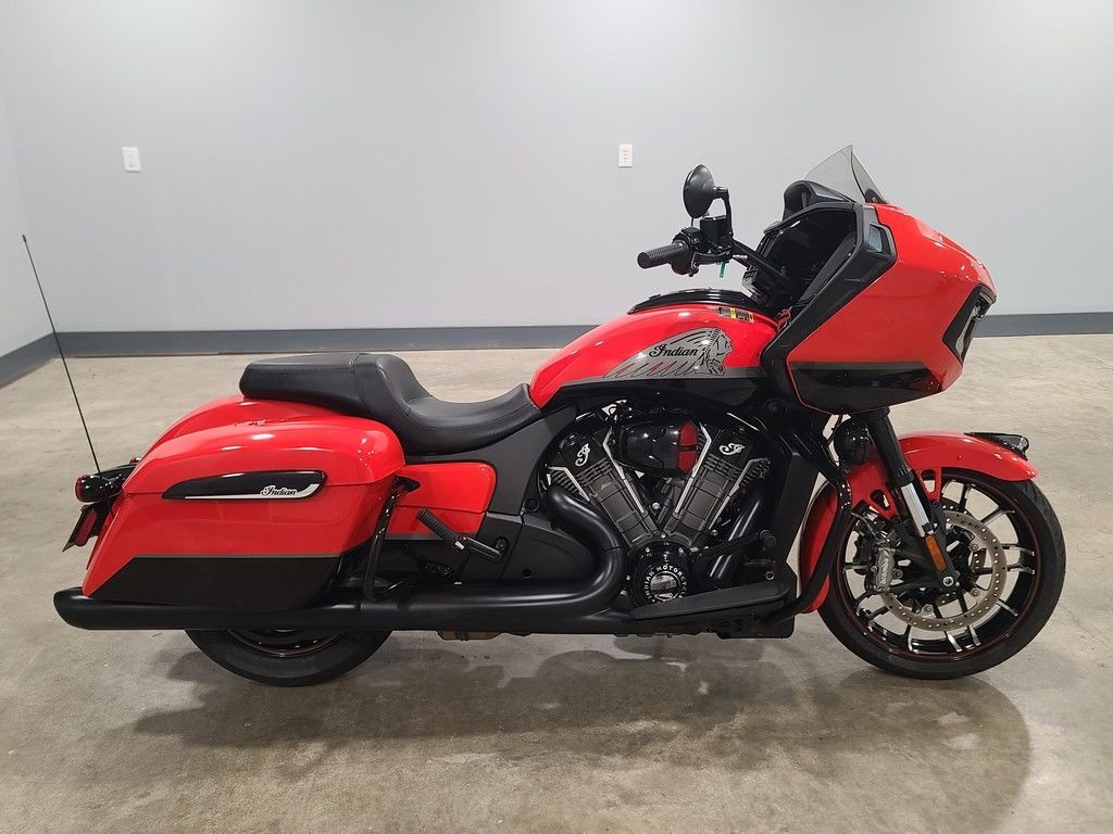 2022 Indian Motorcycle® Challenger® Dark Horse® Indy Red/Black Metallic DARK HORSE in Birmingham, AL