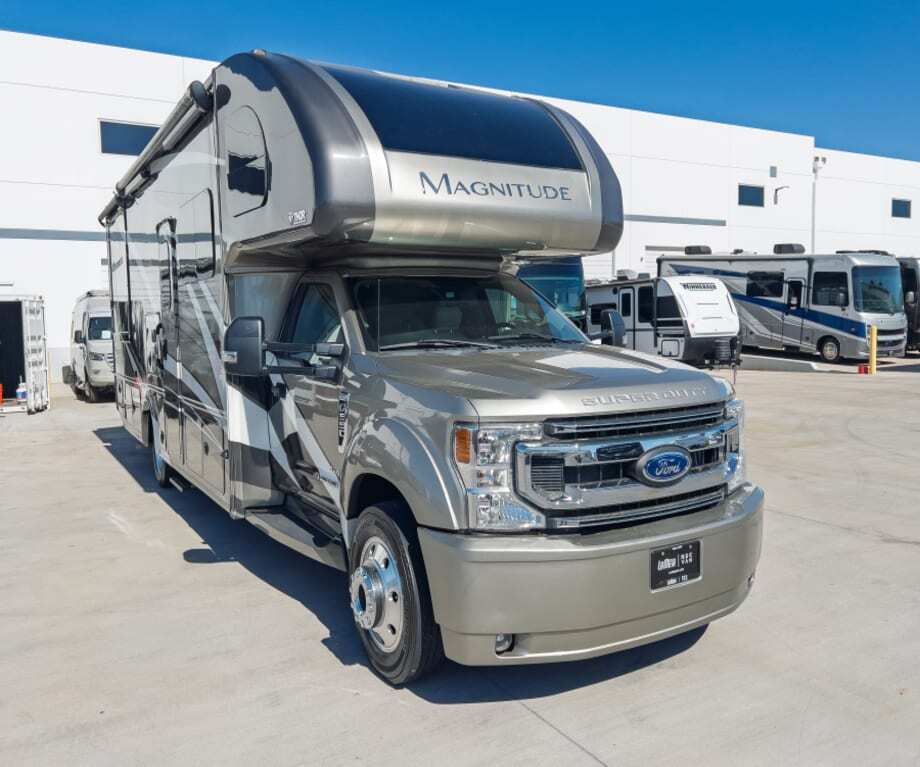 2022 Thor Motor Coach MAGNITUDE 4X4 XG32 4X4 in phoenix AZ