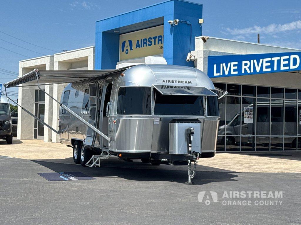 2025 Airstream Classic 28RB Twin in midway city CA