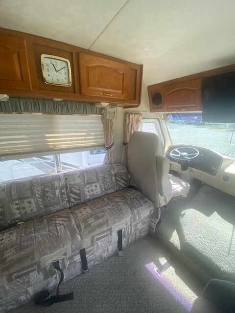 2000 Thor Motor Coach Daybreak 2960 in saegertown PA