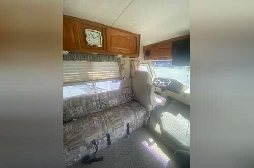 2000 Thor Motor Coach Daybreak 2960 in saegertown PA