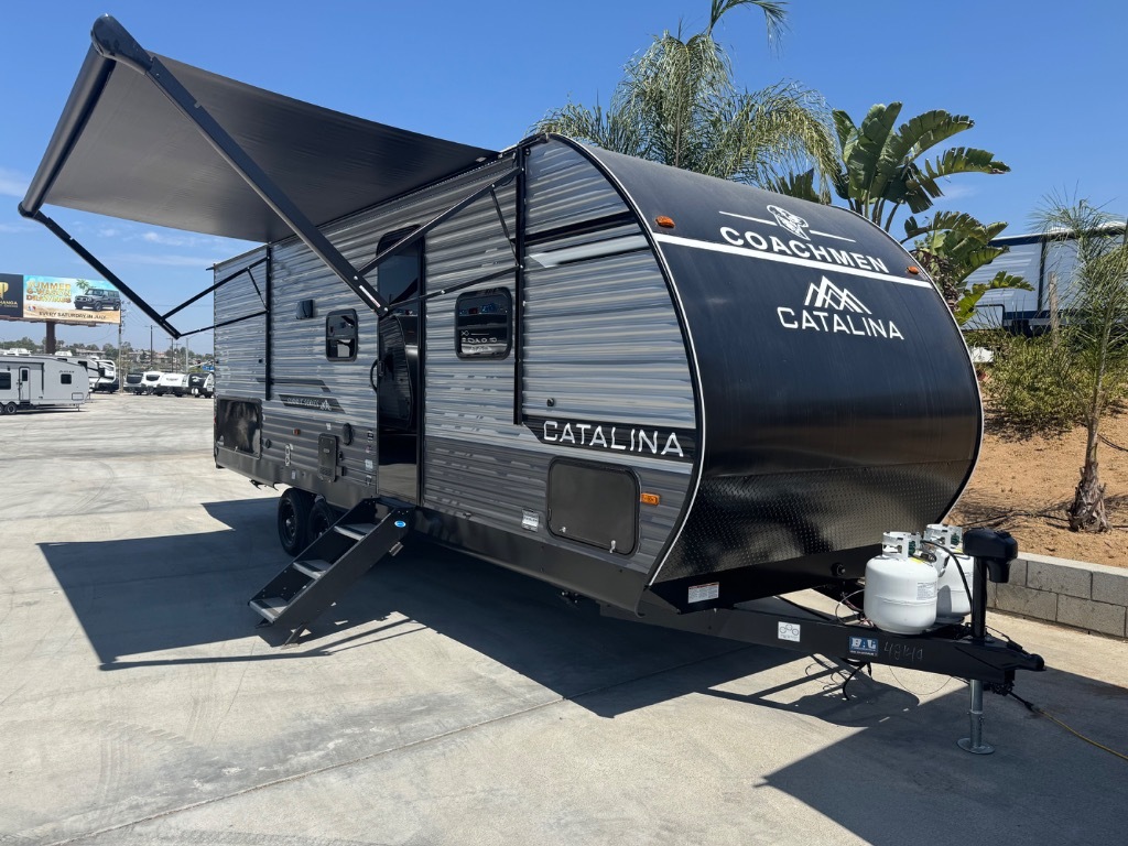 2026 Coachmen Rv Catalina Summit Series 8 231BHS in moreno valley CA