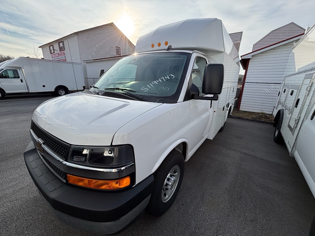 2025 CHEVROLET Express 3500 in Blairsville, GA