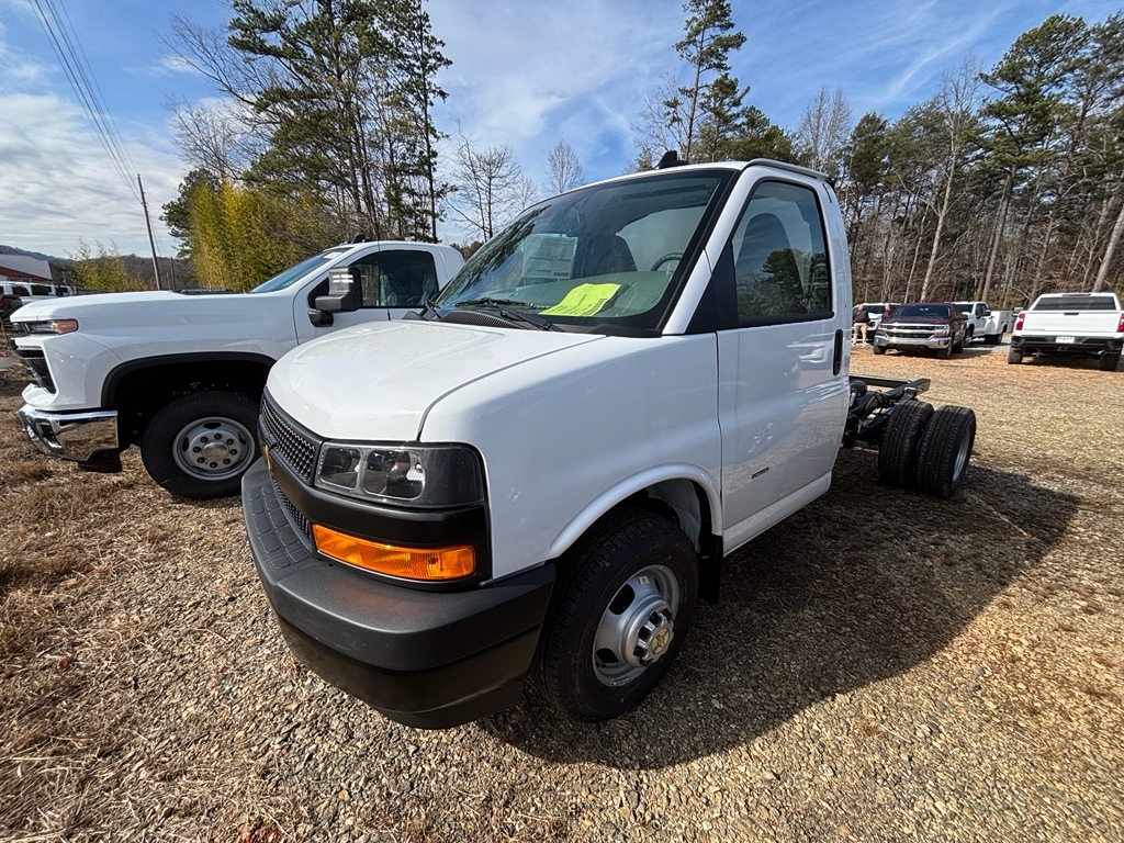 2026 CHEVROLET Express 3500 in Blairsville, GA