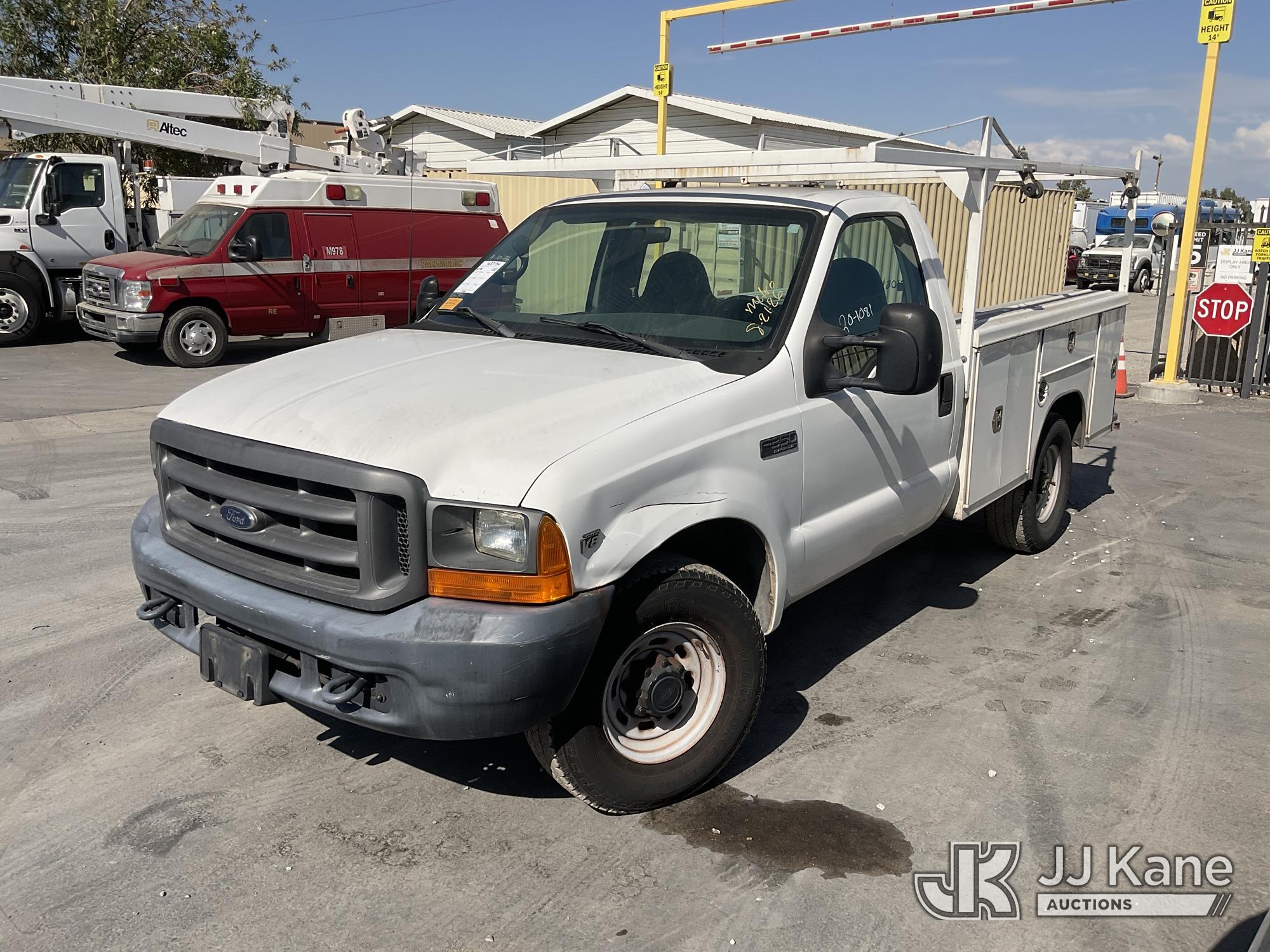 2000 Ford F-350 SD in Jurupa Valley, CA