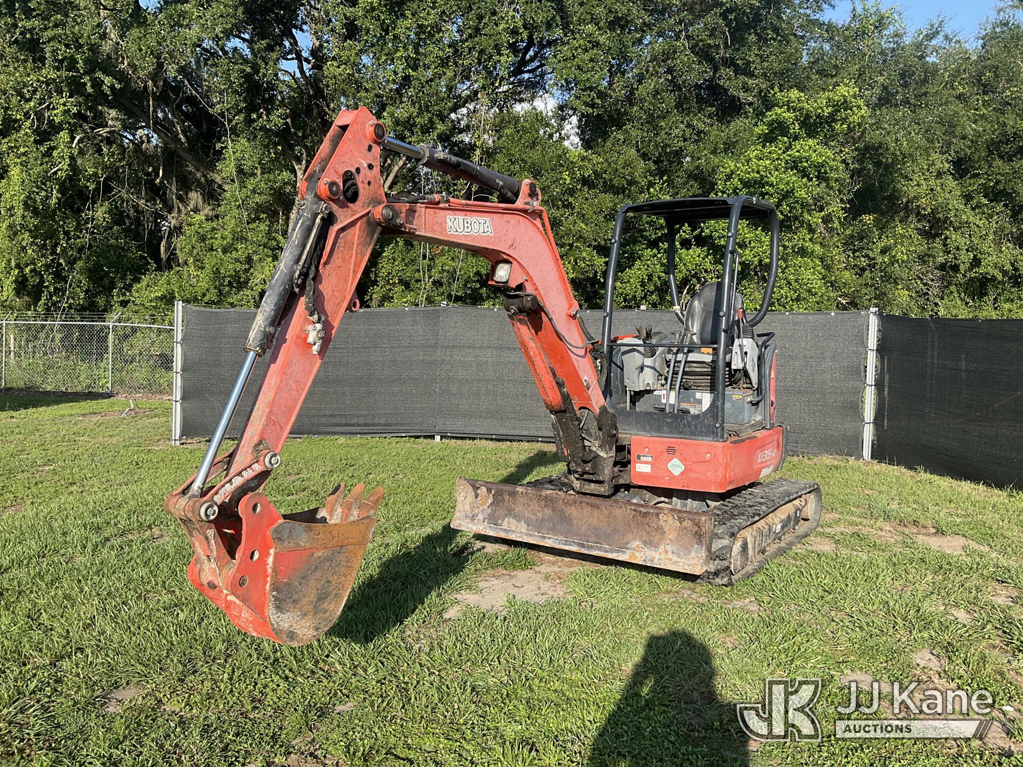 2014 Kubota U35-4 in Thonotosassa, FL