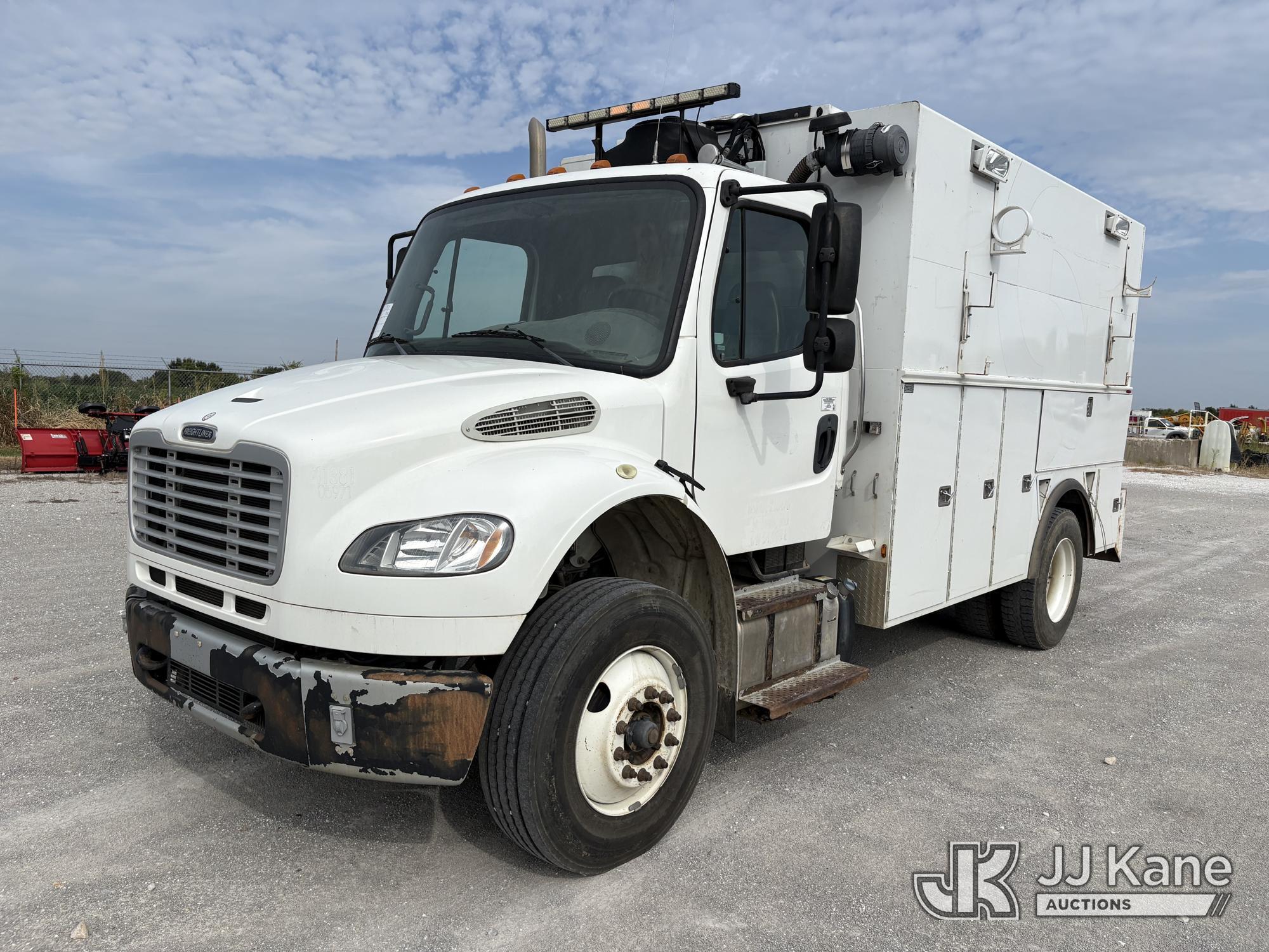 2016 Freightliner M2 106 in Hawk Point, MO