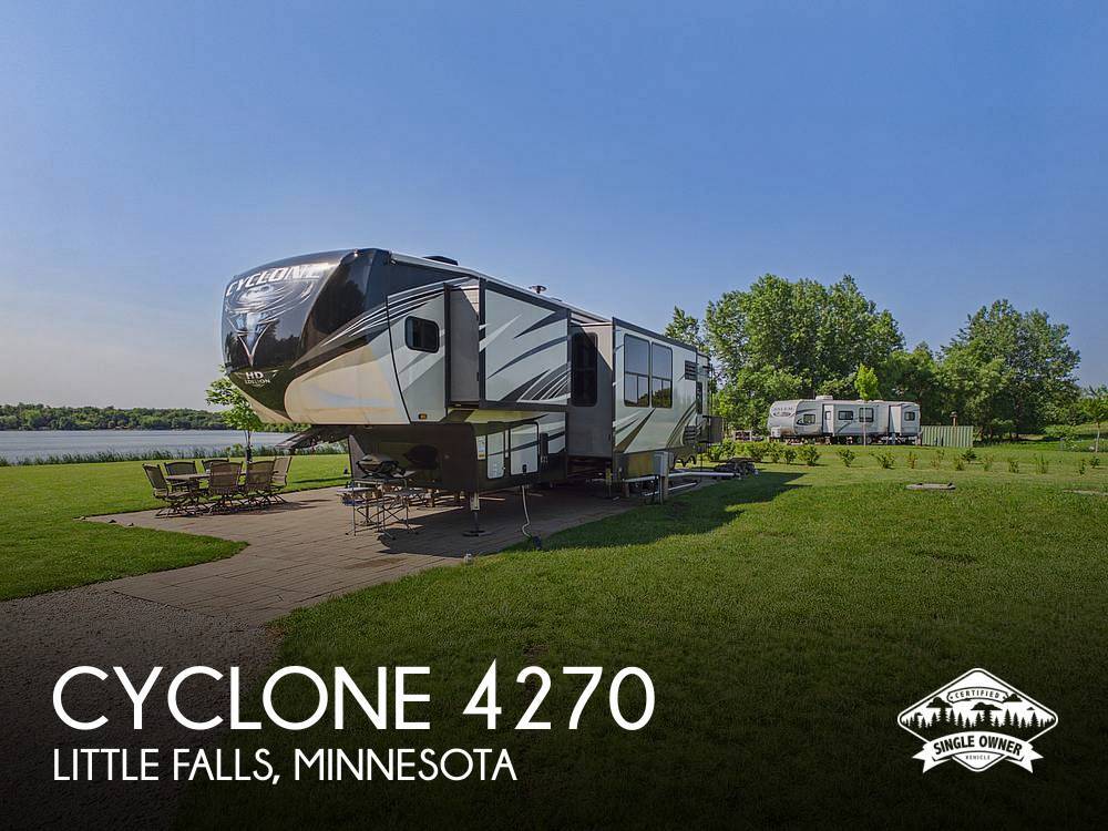 2019 Heartland Cyclone 4270 RV